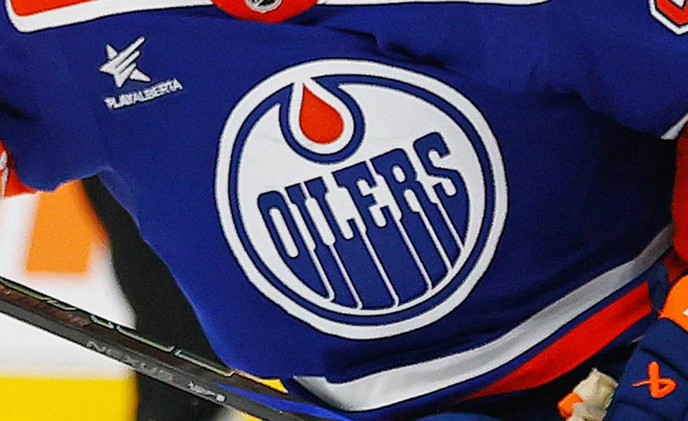 Oilers sign top European defenseman Atro Leppänen to entry-level contract