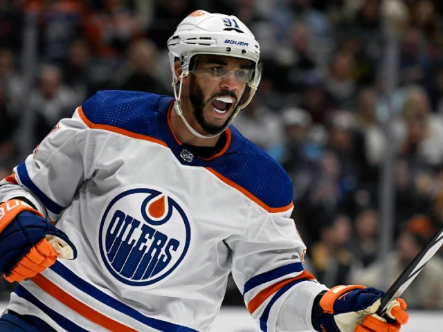 Oilers Notebook: Healthy Evander Kane back in the mix for Game 2 against Kings