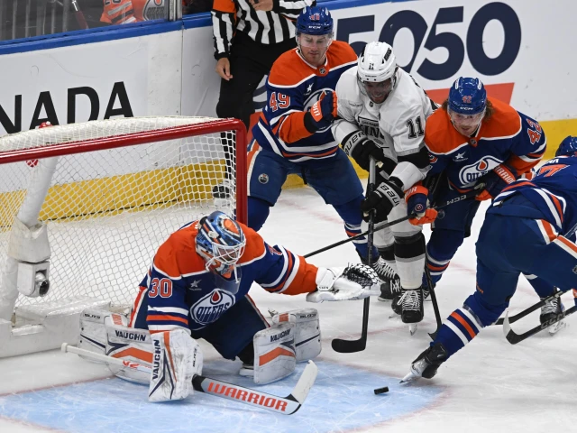 Calvin Pickard starts for the Oilers in Game 3 as lines blend again