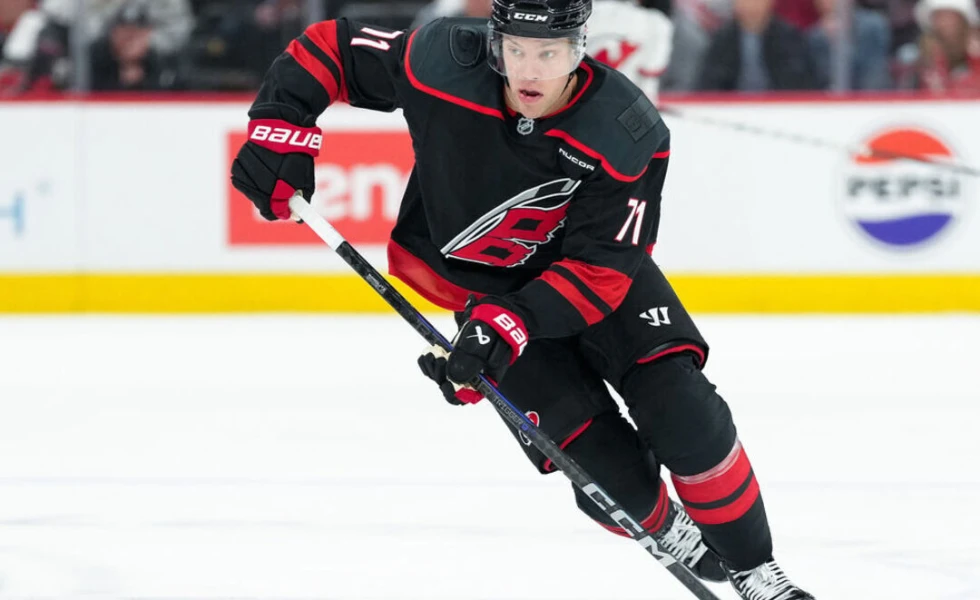 Hurricanes sign Taylor Hall to 3-year, $9.5M extension