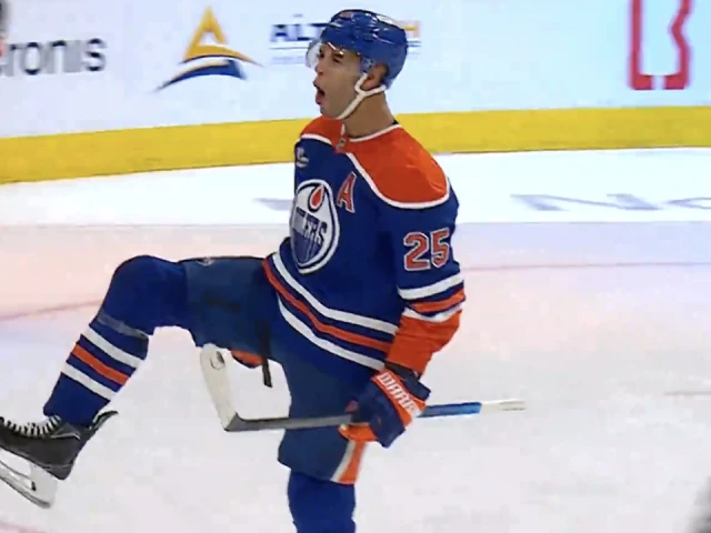 Oilers’ Nurse receives trailing pass and pick his spot on Kuemper
