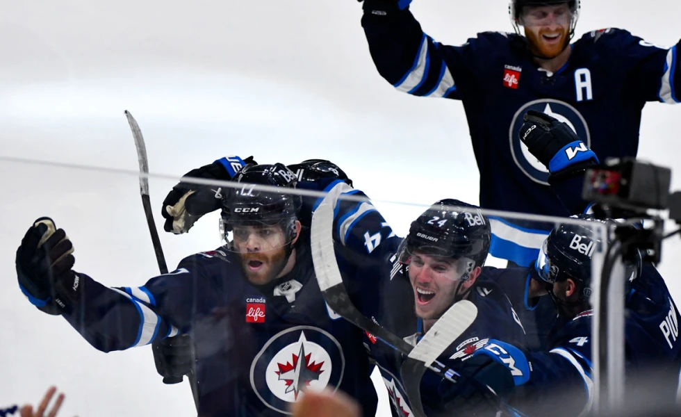 Three Canadian teams make Round 2 for first time since 2004
