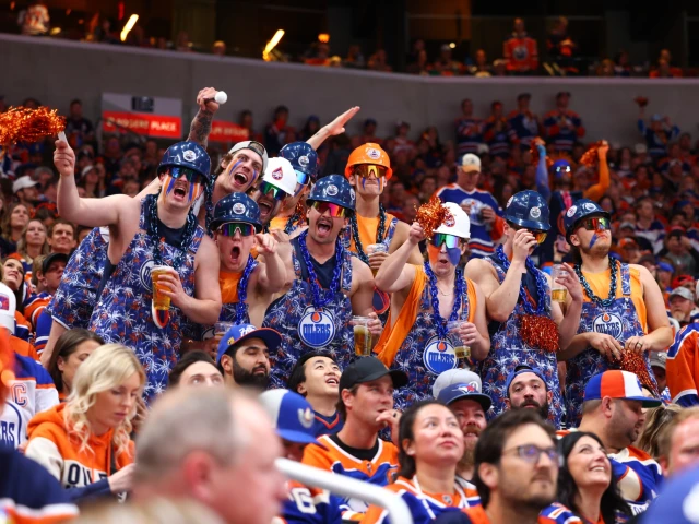 How much Edmonton Oilers playoff tickets cost for Game 3 on Saturday night