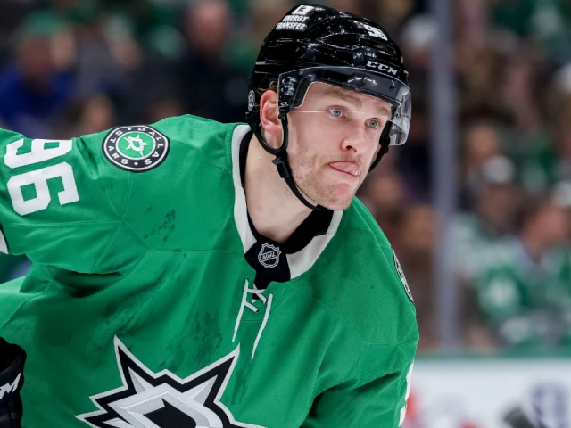 Stars make history by starting five Finns in Game 2 vs. Oilers