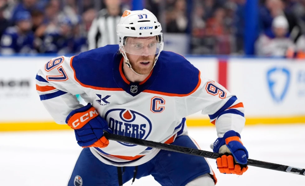 Oilers’ McDavid becomes 4th player in history with four straight 20-point playoffs