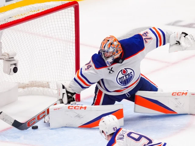 Skinner backs defensive masterclass as Oilers earn split