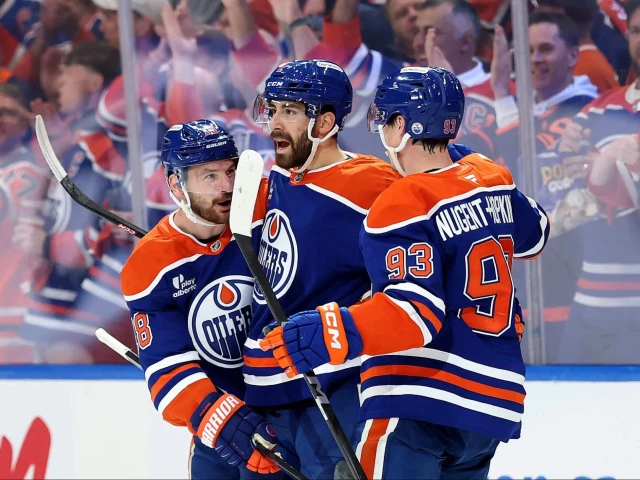 LeBrun: Oilers GM Stan Bowman on 'tense moments,' his goalies and adding final roster pieces