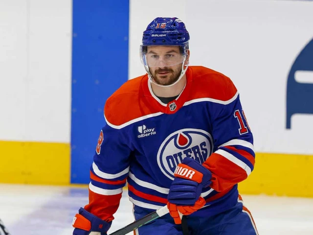 Oilers’ Zach Hyman exits Game 4 vs. Stars with concerning injury