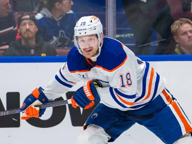 Oilers’ Zach Hyman leaves Game 4 with injury