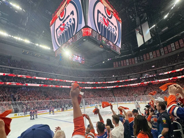 Ryan Nugent-Hopkins is on fire, Stuart Skinner fantastic again, and Oilers lose Zach Hyman in Game 4 win