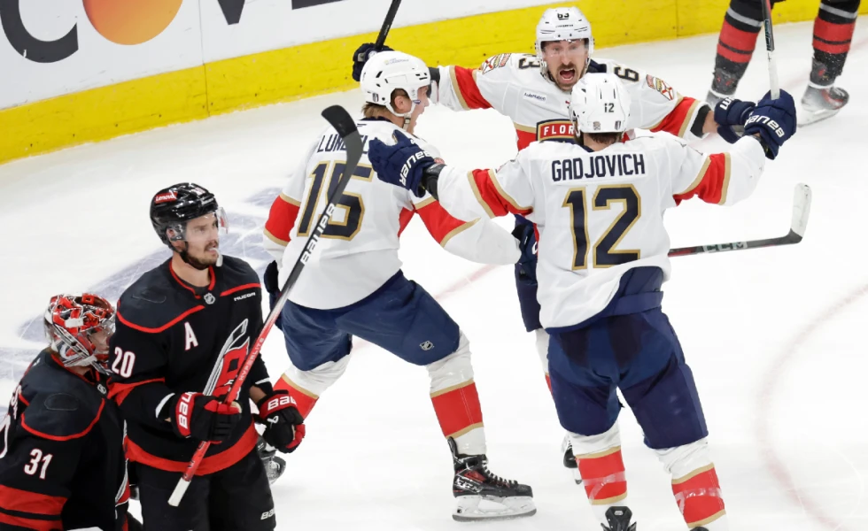 Panthers down Hurricanes to reach third straight Stanley Cup Final