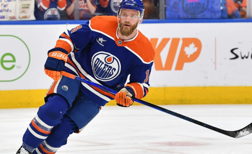 Oilers' Ekholm making 2025 playoff debut in Game 5 vs. Stars