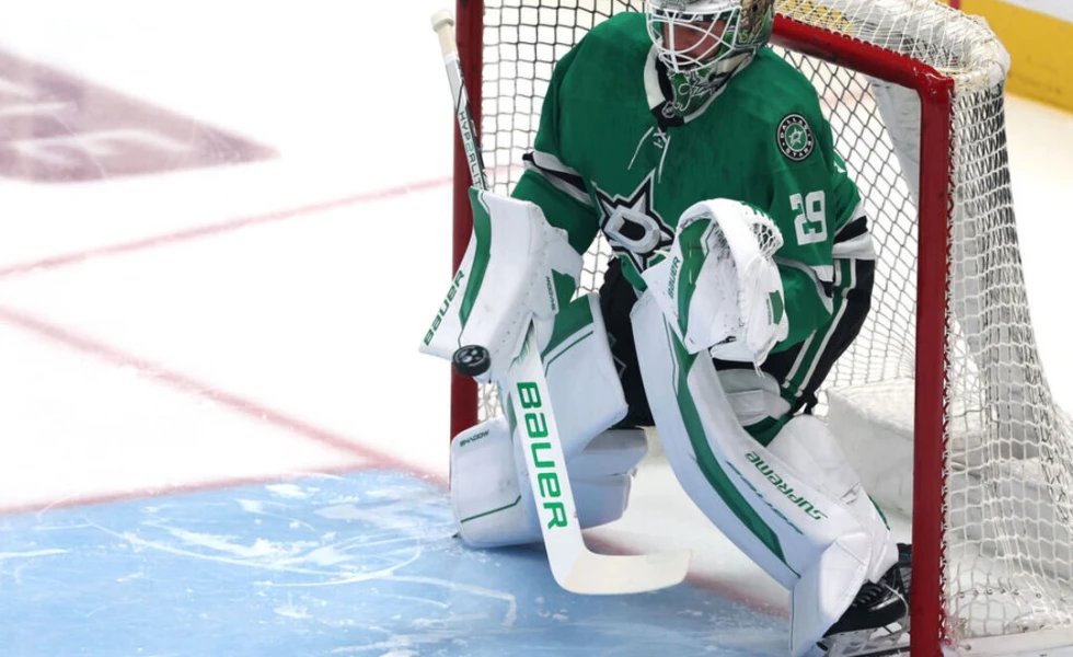 Stars pull Oettinger after allowing 2 goals on 2 shots