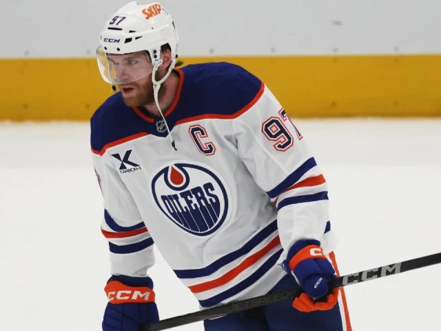 Oilers’ Connor McDavid second-fastest NHL player to hit 100 playoff assists