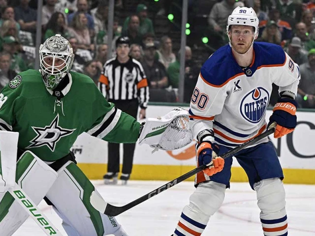 Stars’ Jake Oettinger pulled vs. Oilers has fans calling for Peter DeBoer’s job