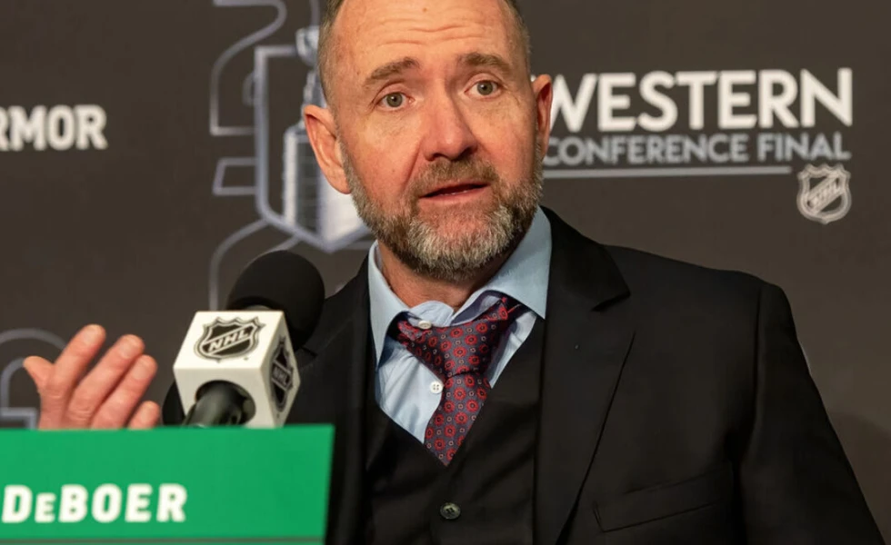 DeBoer backs decision to pull Oettinger: 'Status quo had not been working'