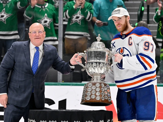 How often Stanley Cup winners touch the conference championship trophies