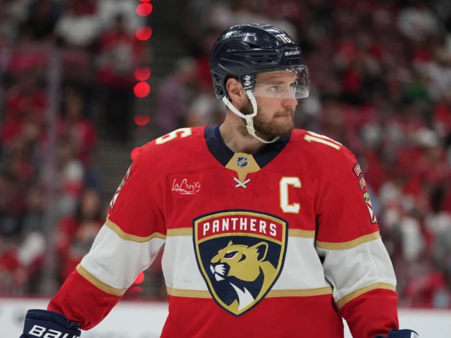 Barkov wins 2nd straight, 3rd career Selke Trophy