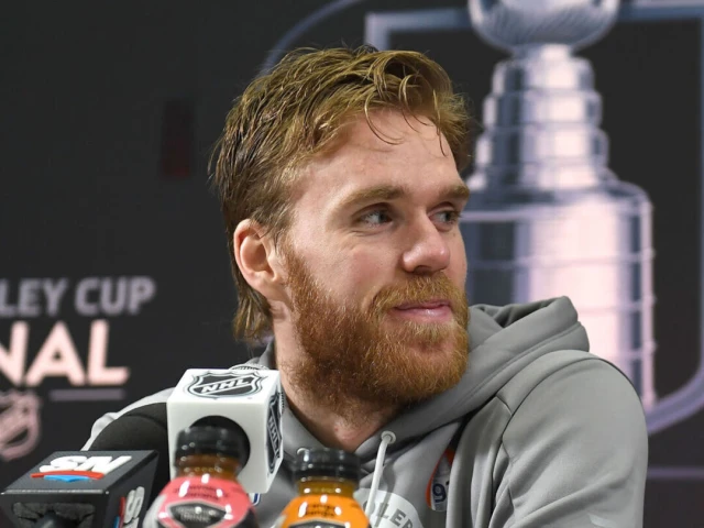 McDavid downplays Gretzky, Crosby narrative: 'This is a different story'