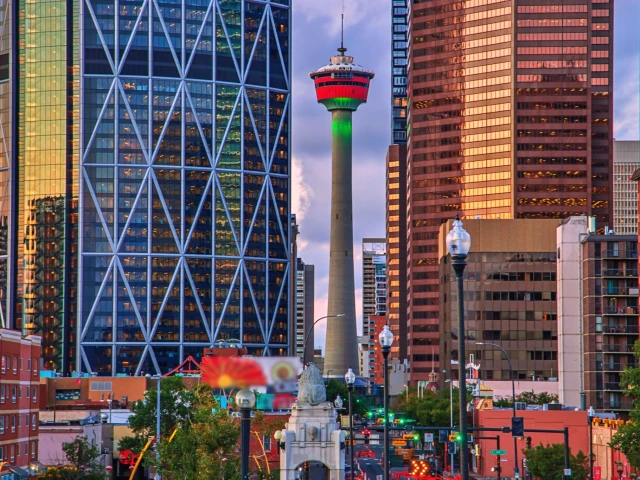 Calgary Tower to shine in Oilers colours but it's not what you think