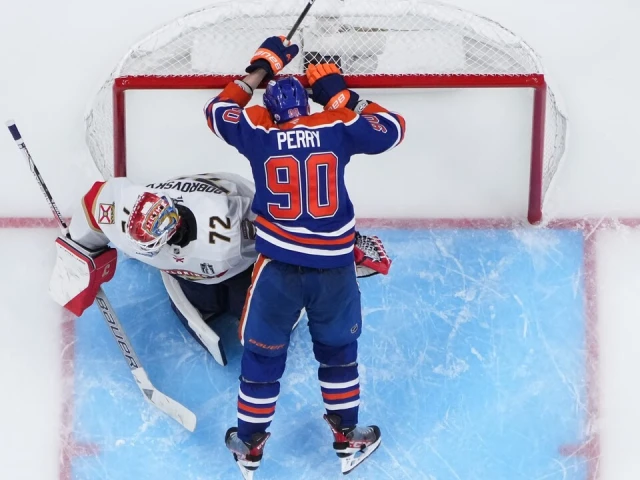 How Oilers’ Corey Perry stood out in Game 1 win vs. Panthers