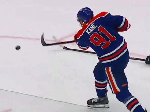 Kane snipes wrister on the rush to put Oilers on board in Game 2
