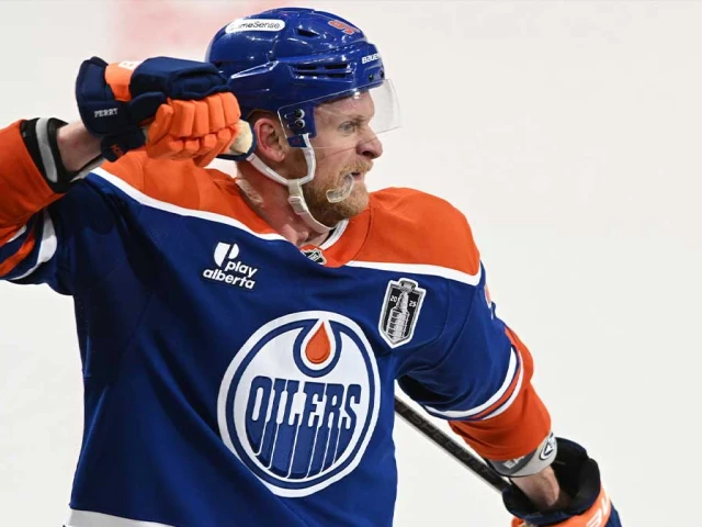 Oilers’ Corey Perry sends fans into frenzy with heroic goal to force Game 2 OT