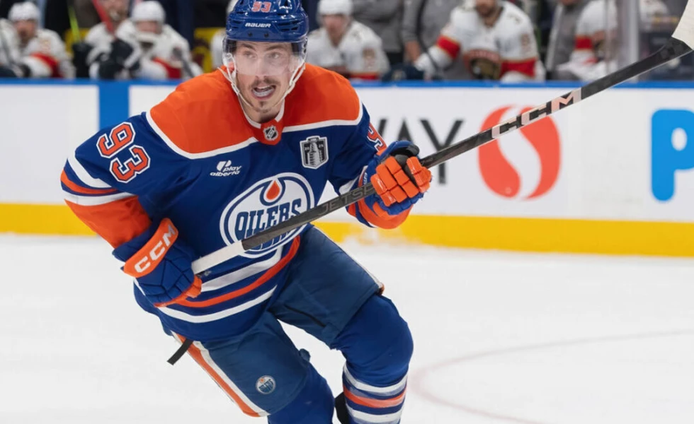 Oilers' Nugent-Hopkins in Game 3 despite injury