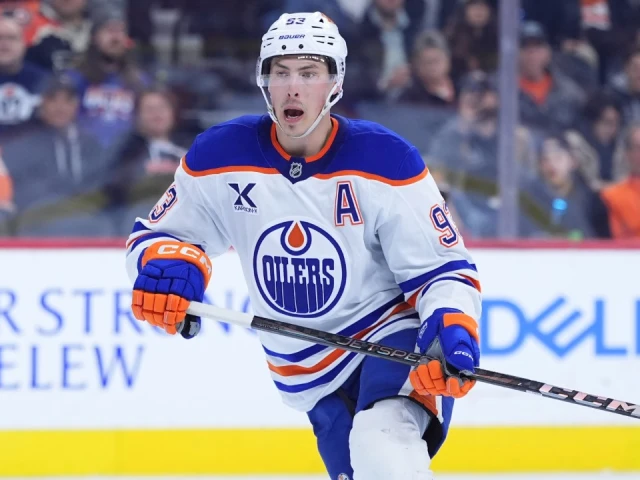 Oilers’ Nugent-Hopkins takes maintenance day after playing Game 3