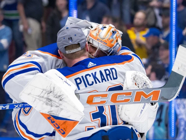 Should the Oilers start Stuart Skinner or Calvin Pickard in Game 4 of Stanley Cup Final?