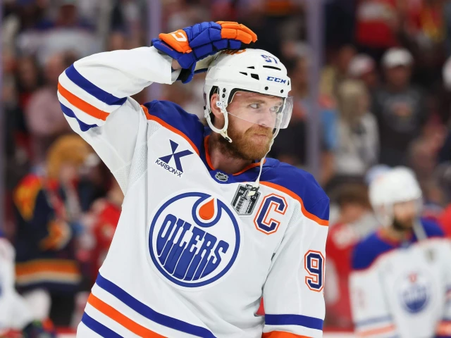 Oilers at Panthers Stanley Cup Final Game 4 odds, picks: Will Connor McDavid step up?