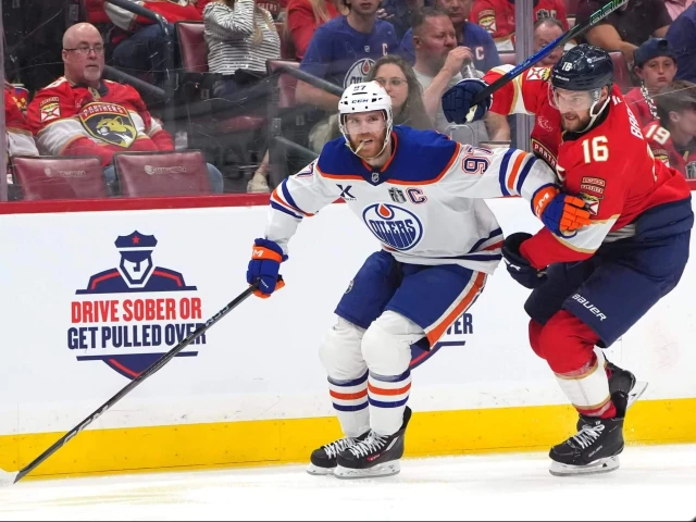 WATCH: Here's how Aleksander Barkov is slowing down Connor McDavid in the Stanley Cup Final