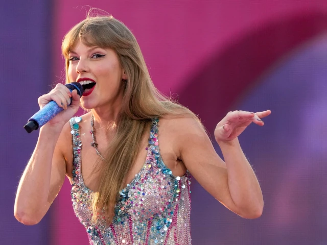 Taylor Swift makes surprise appearance at Stanley Cup Final