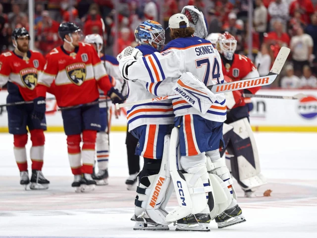 After another Stanley Cup Final goalie benching, NHL netminders discuss the dreaded yank: 'A brutal feeling'