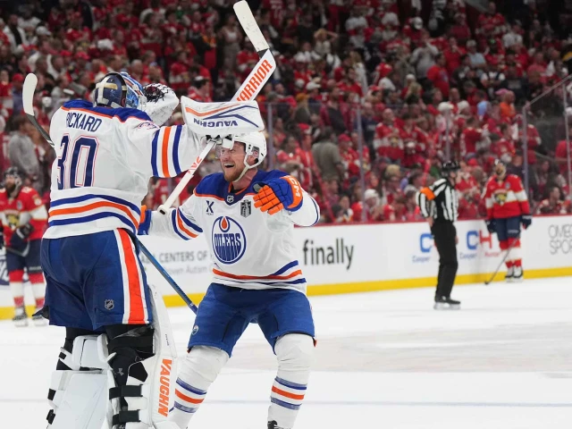 Oilers’ Calvin Pickard reacts to heroic OT save vs. Panthers