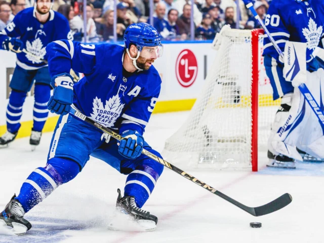 Report: Maple Leafs, Tavares not close in extension talks