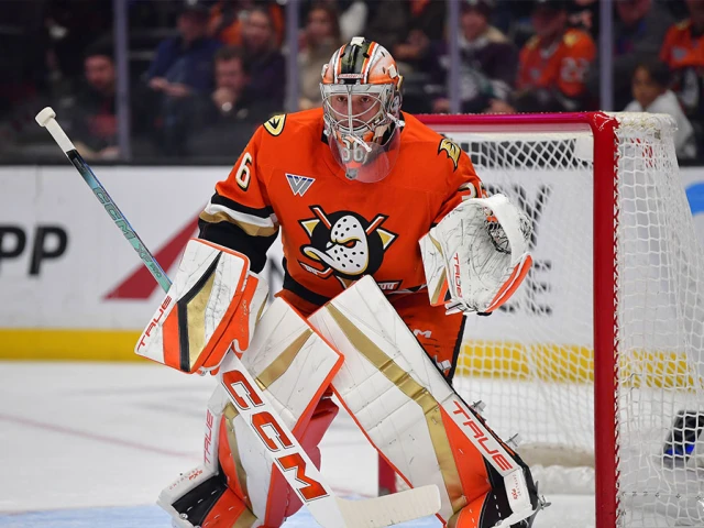 NHL rumors: 1 sneaky Oilers factor in John Gibson trade talks