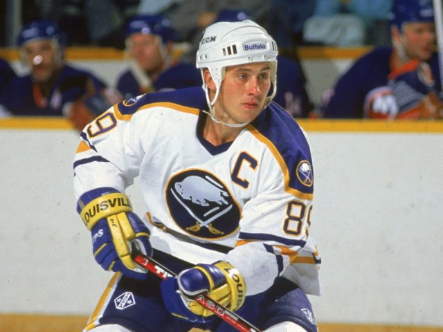 Mogilny, Chara, Thornton headline stacked 2025 HHOF class