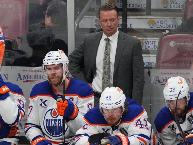Stars interview Oilers assistant Glen Gulutzan for vacant head coach spot