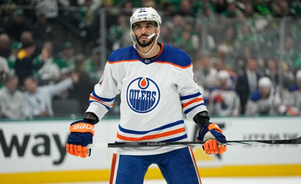 Watch Live: Evander Kane speaks following trade to Canucks