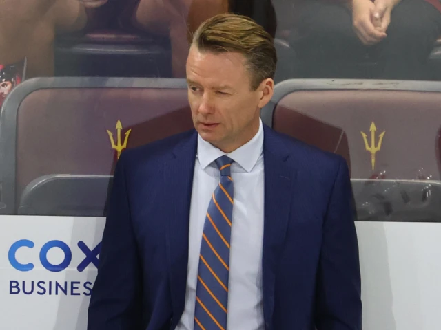 Edmonton Oilers losing assistant coach Gulutzan to another team