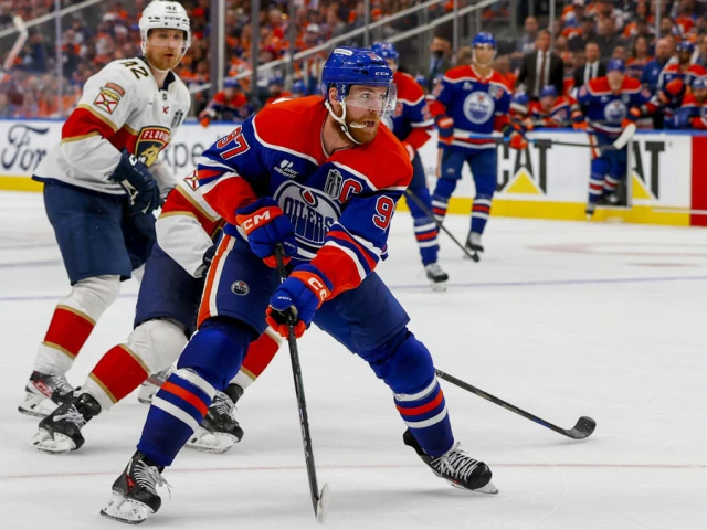 Oilers GM provides update on Connor McDavid contract talks