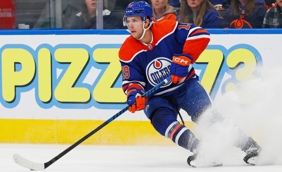 Flyers sign Lane Pederson to one-year, two-way contract