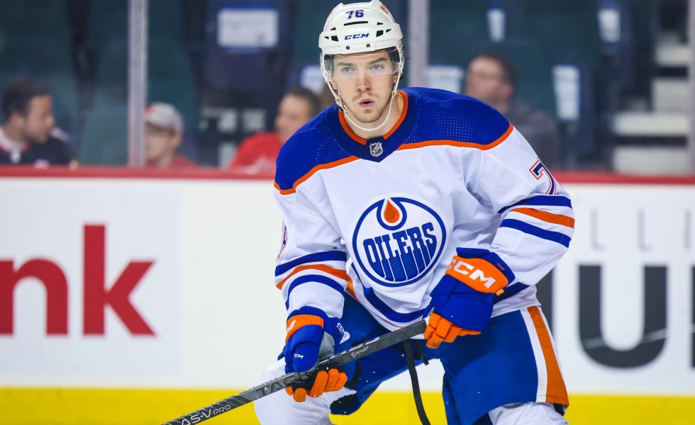 Report: Penguins sign defenseman Phil Kemp to two-year contract