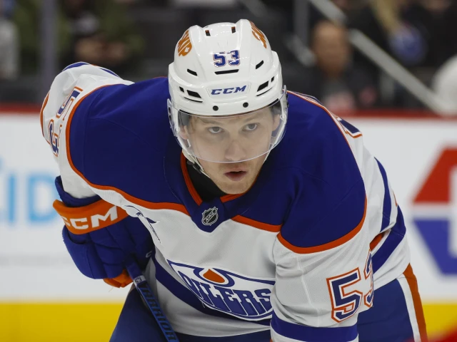 Former Oiler Jeff Skinner signs one-year deal with Sharks