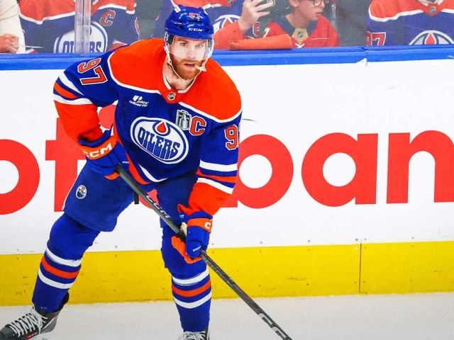 Jokes come out after Oilers’ Connor McDavid play beer league hockey