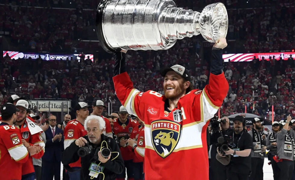 Matthew Tkachuk gets NHL 26 cover