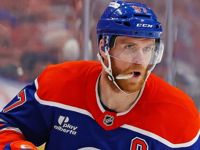 Edmonton Oilers' Connor McDavid stuck around in Calgary to train with other NHL stars