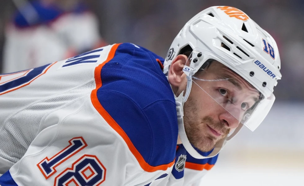 Oilers’ Zach Hyman yet to shoot puck amid rehab from wrist injury