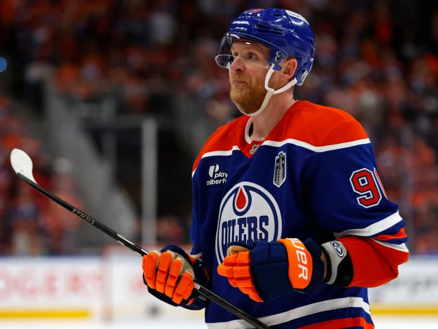 Ex-Edmonton Oilers winger Corey Perry removed from ice in wheelchair after injury: report